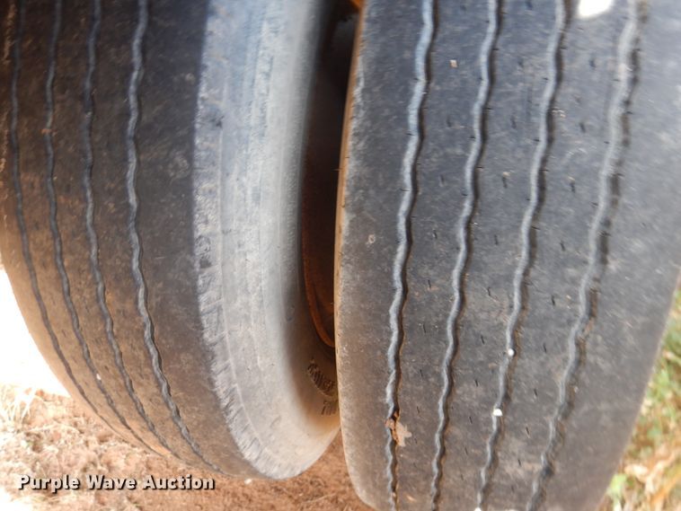 image for item DM6260 1998 Lufkin  flatbed trailer