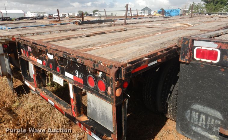 image for item DM6261 1998 Lufkin  flatbed trailer