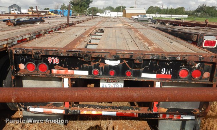image for item DM6261 1998 Lufkin  flatbed trailer