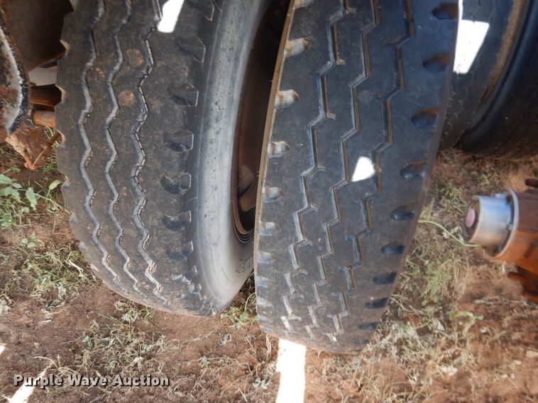 image for item DM6261 1998 Lufkin  flatbed trailer