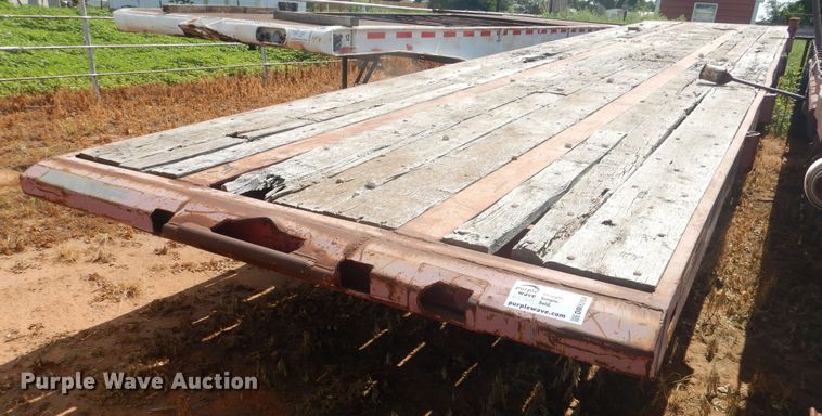 image for item DM6264 1982 Kalyn RF70  oilfield trailer