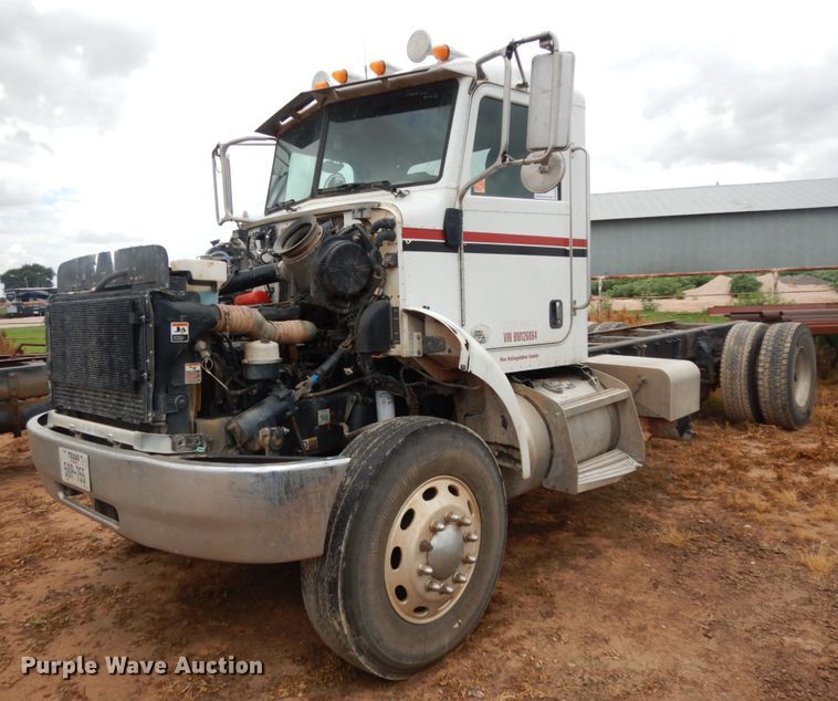 image for item DM6267 2011 Peterbilt 337  truck cab and chassis