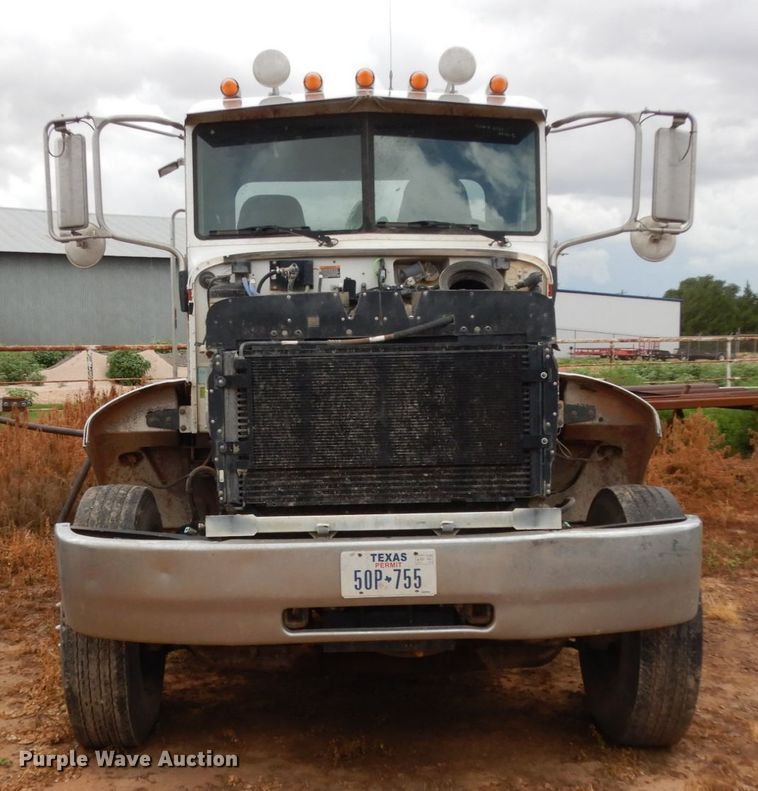 image for item DM6267 2011 Peterbilt 337  truck cab and chassis