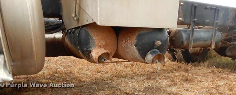 image for item DM6267 2011 Peterbilt 337  truck cab and chassis