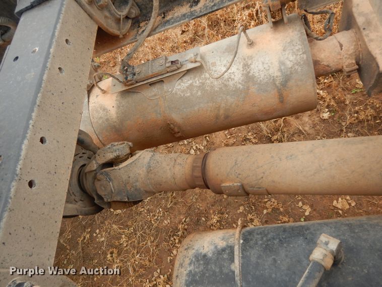 image for item DM6267 2011 Peterbilt 337  truck cab and chassis