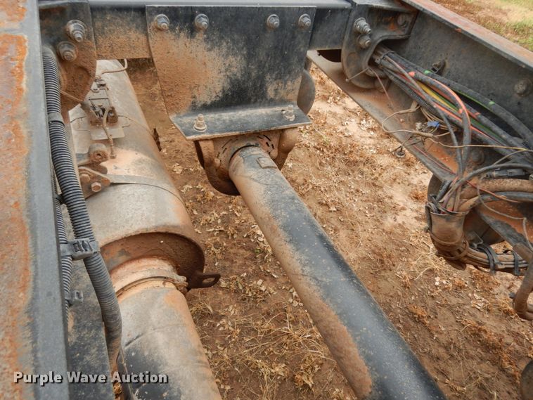 image for item DM6267 2011 Peterbilt 337  truck cab and chassis