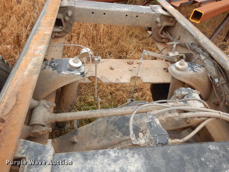 image for item DM6267 2011 Peterbilt 337  truck cab and chassis