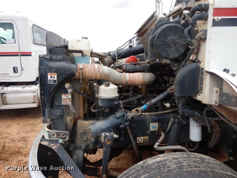 image for item DM6267 2011 Peterbilt 337  truck cab and chassis