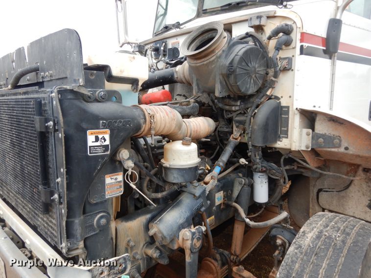 image for item DM6267 2011 Peterbilt 337  truck cab and chassis