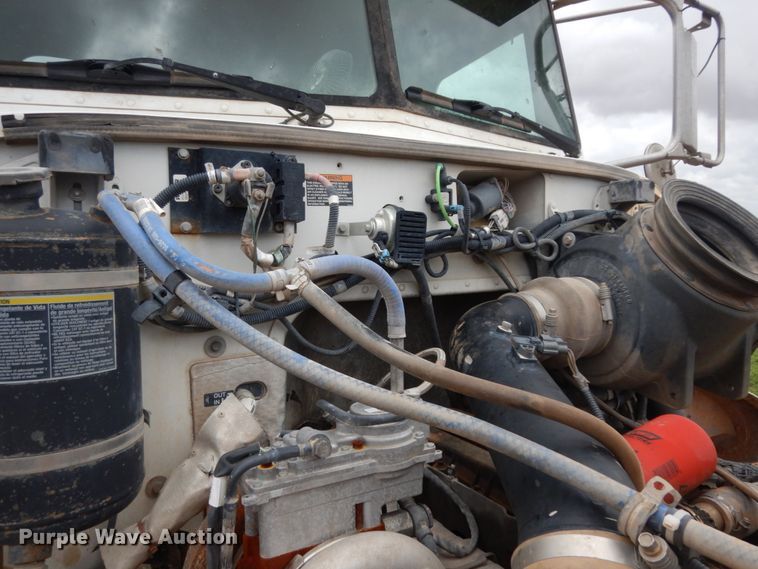 image for item DM6267 2011 Peterbilt 337  truck cab and chassis