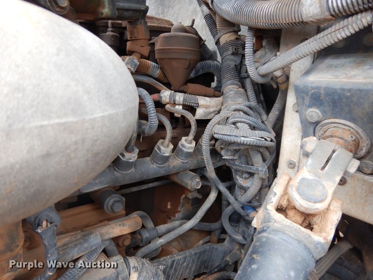 image for item DM6267 2011 Peterbilt 337  truck cab and chassis