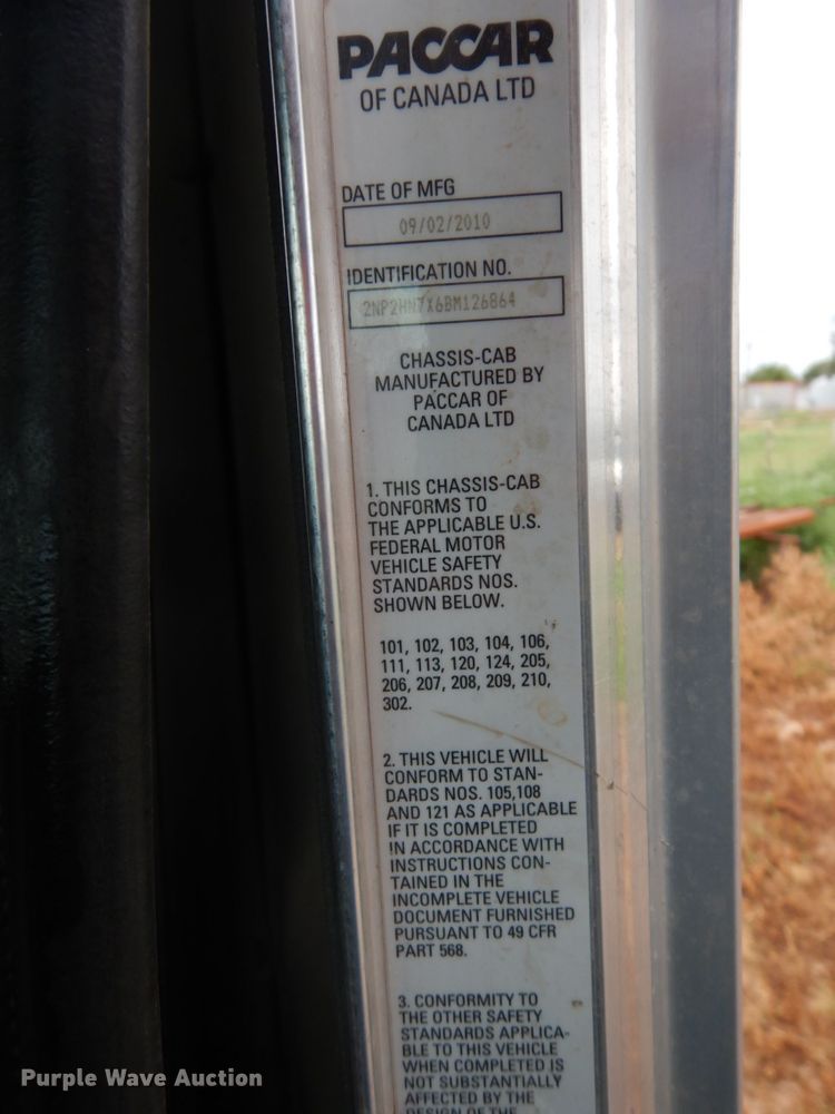 image for item DM6267 2011 Peterbilt 337  truck cab and chassis