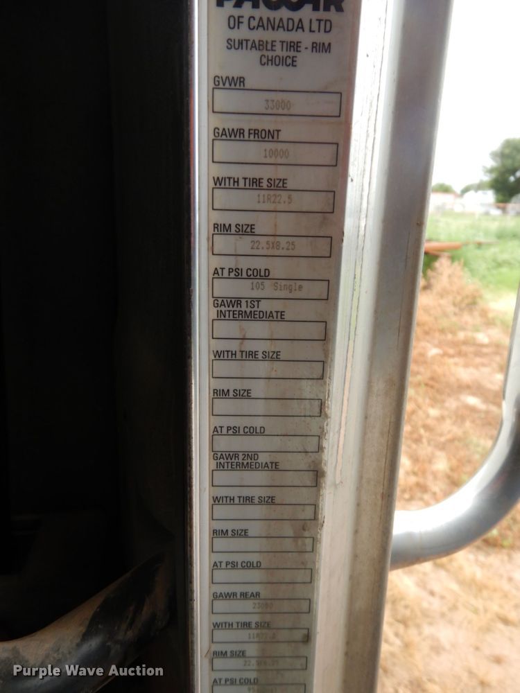 image for item DM6267 2011 Peterbilt 337  truck cab and chassis