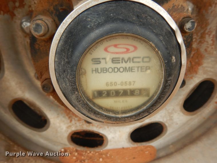 image for item DM6267 2011 Peterbilt 337  truck cab and chassis