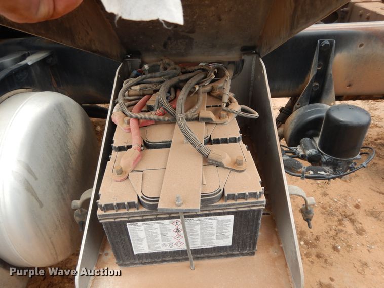 image for item DM6269 2012 Peterbilt 337  truck cab and chassis