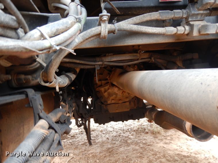 image for item DM6269 2012 Peterbilt 337  truck cab and chassis