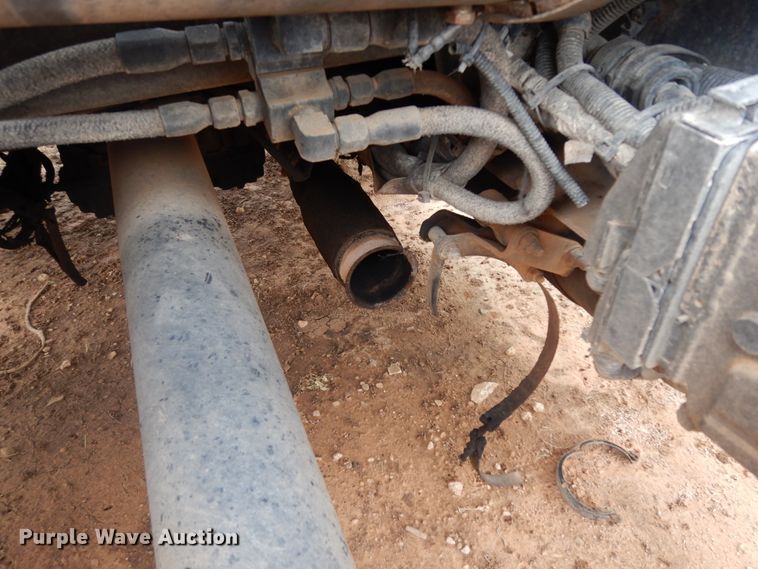 image for item DM6269 2012 Peterbilt 337  truck cab and chassis