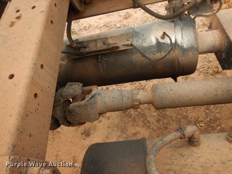 image for item DM6269 2012 Peterbilt 337  truck cab and chassis