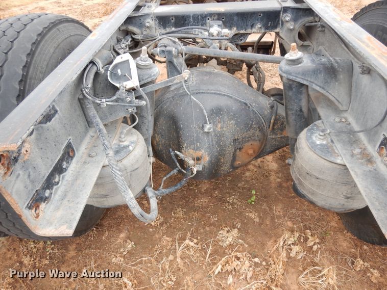 image for item DM6269 2012 Peterbilt 337  truck cab and chassis