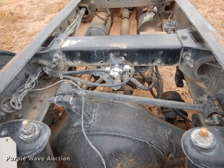 image for item DM6269 2012 Peterbilt 337  truck cab and chassis