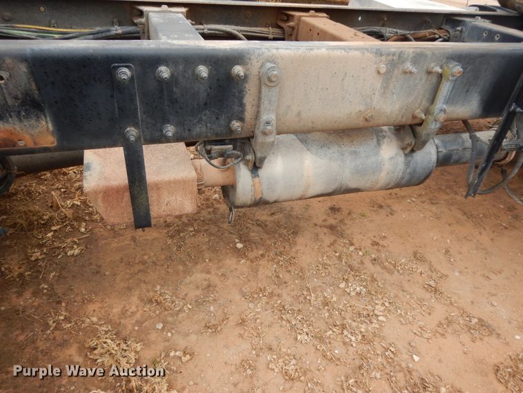 image for item DM6269 2012 Peterbilt 337  truck cab and chassis