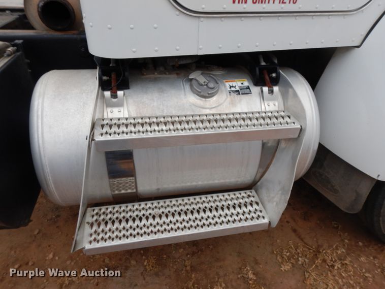 image for item DM6269 2012 Peterbilt 337  truck cab and chassis