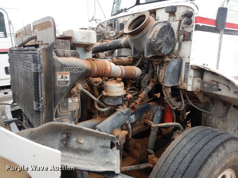 image for item DM6269 2012 Peterbilt 337  truck cab and chassis