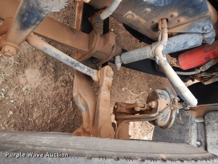 image for item DM6269 2012 Peterbilt 337  truck cab and chassis