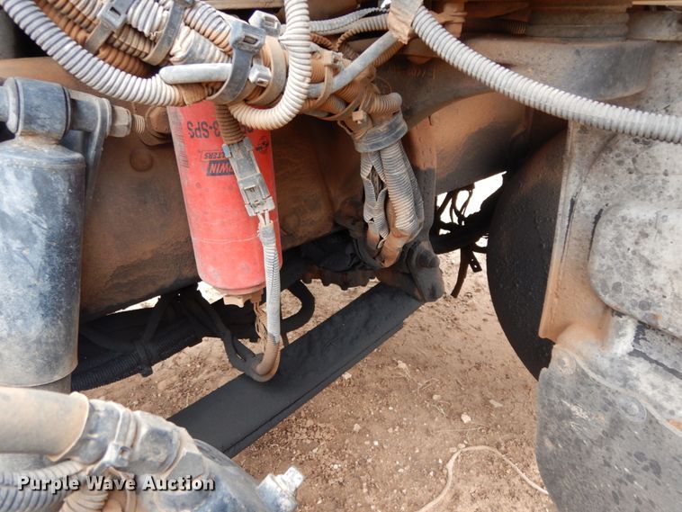 image for item DM6269 2012 Peterbilt 337  truck cab and chassis