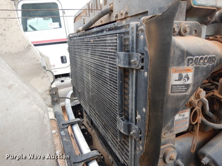 image for item DM6269 2012 Peterbilt 337  truck cab and chassis