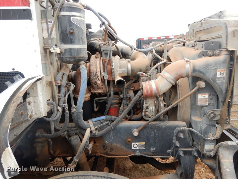 image for item DM6269 2012 Peterbilt 337  truck cab and chassis