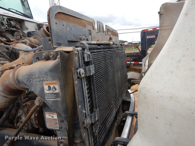 image for item DM6269 2012 Peterbilt 337  truck cab and chassis