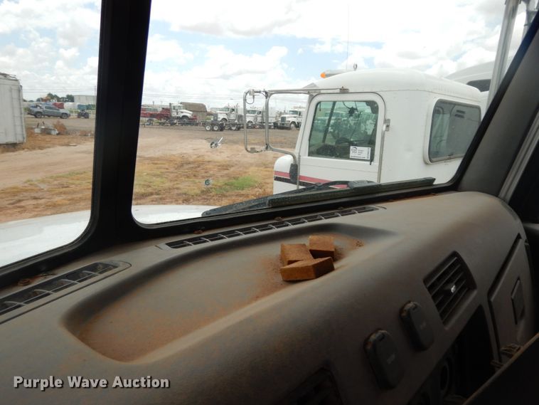 image for item DM6269 2012 Peterbilt 337  truck cab and chassis