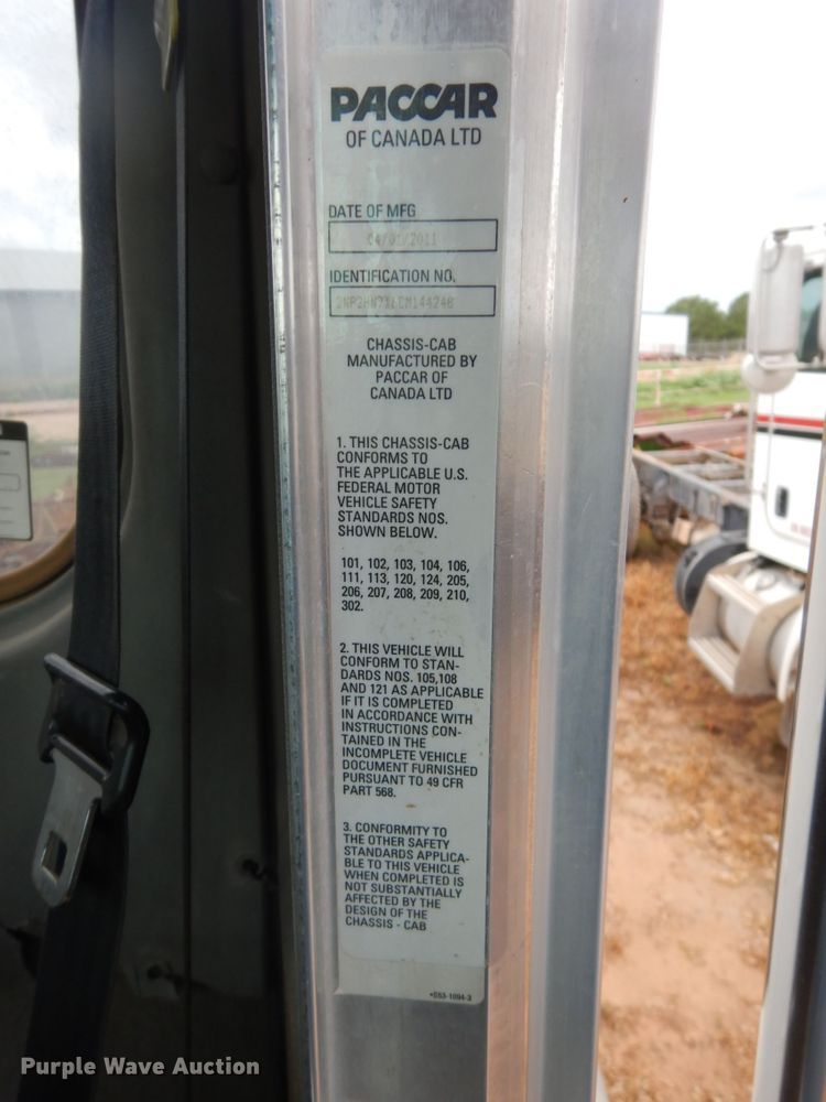 image for item DM6269 2012 Peterbilt 337  truck cab and chassis