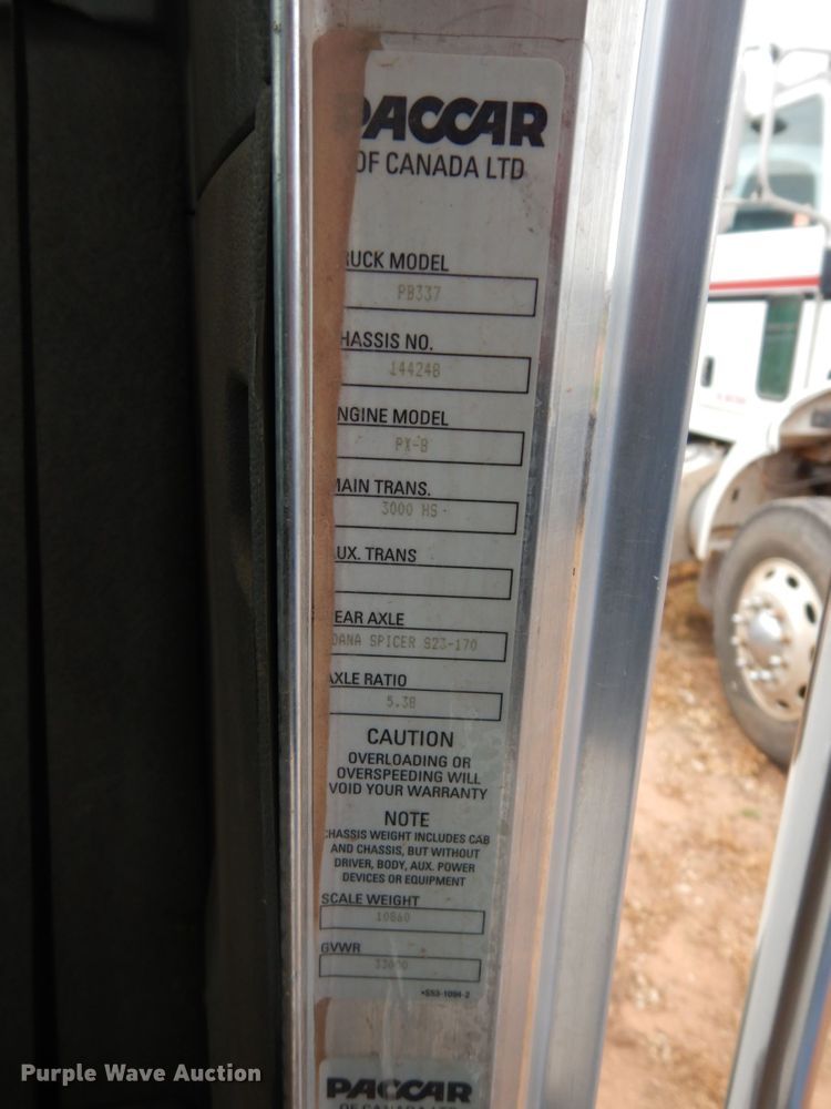 image for item DM6269 2012 Peterbilt 337  truck cab and chassis