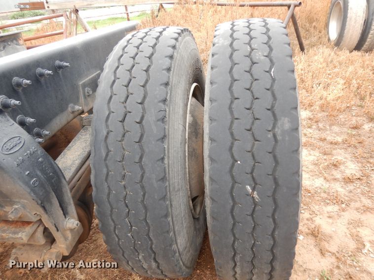 image for item DM6269 2012 Peterbilt 337  truck cab and chassis