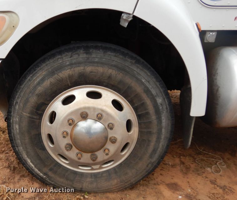 image for item DM6269 2012 Peterbilt 337  truck cab and chassis