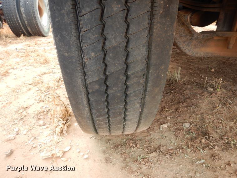 image for item DM6269 2012 Peterbilt 337  truck cab and chassis