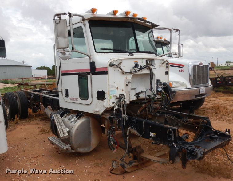 image for item DM6270 2012 Peterbilt 337  truck cab and chassis