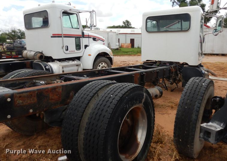 image for item DM6270 2012 Peterbilt 337  truck cab and chassis
