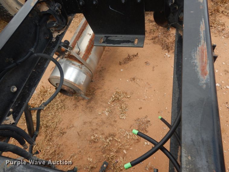 image for item DM6270 2012 Peterbilt 337  truck cab and chassis