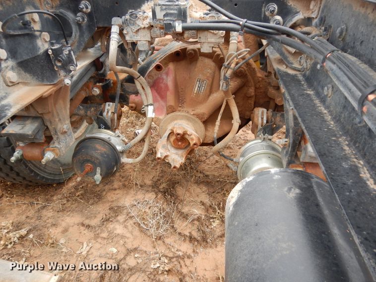 image for item DM6270 2012 Peterbilt 337  truck cab and chassis