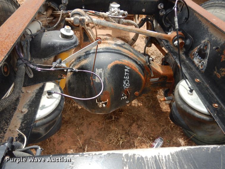 image for item DM6270 2012 Peterbilt 337  truck cab and chassis