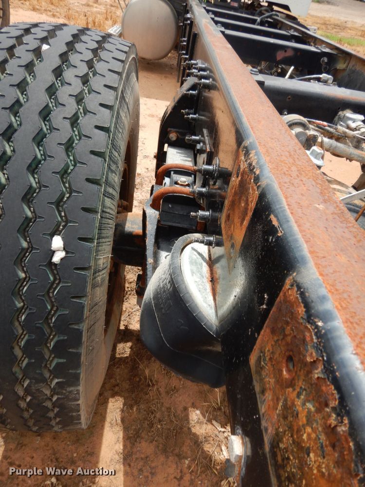 image for item DM6270 2012 Peterbilt 337  truck cab and chassis