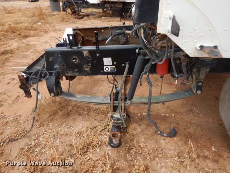 image for item DM6270 2012 Peterbilt 337  truck cab and chassis