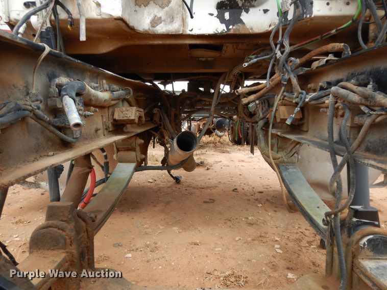 image for item DM6270 2012 Peterbilt 337  truck cab and chassis