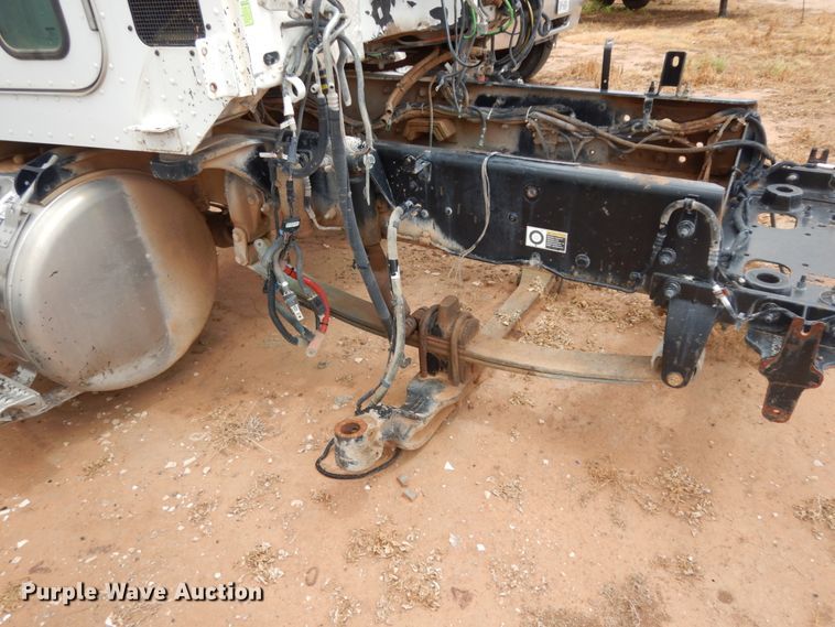 image for item DM6270 2012 Peterbilt 337  truck cab and chassis