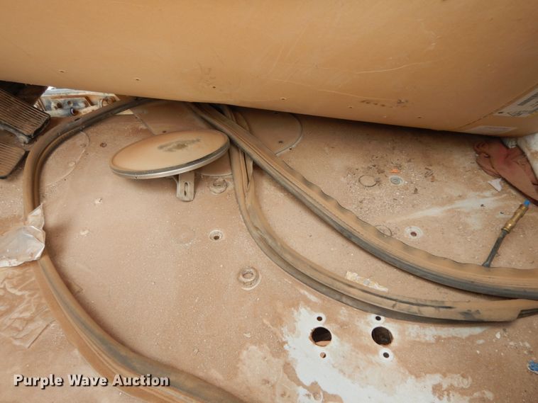 image for item DM6270 2012 Peterbilt 337  truck cab and chassis