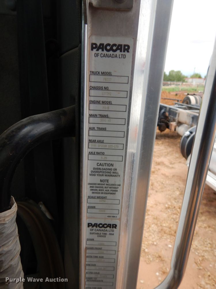 image for item DM6270 2012 Peterbilt 337  truck cab and chassis