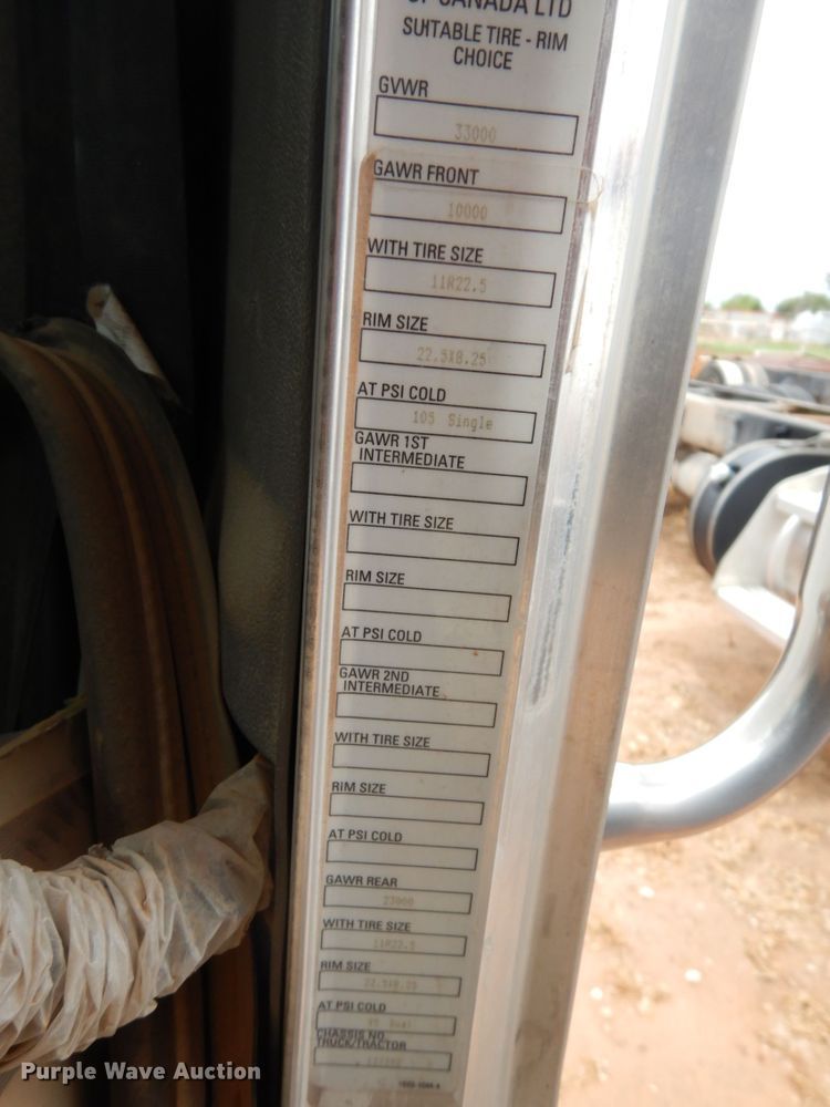 image for item DM6270 2012 Peterbilt 337  truck cab and chassis